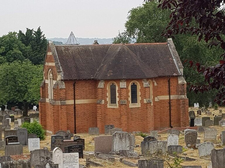 1024px-Bromley_Hill_Cemetery_20180712_104603_(49451107892)