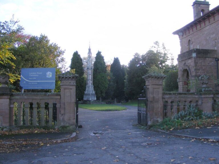 London_Road_Cemetery_-_geograph.org