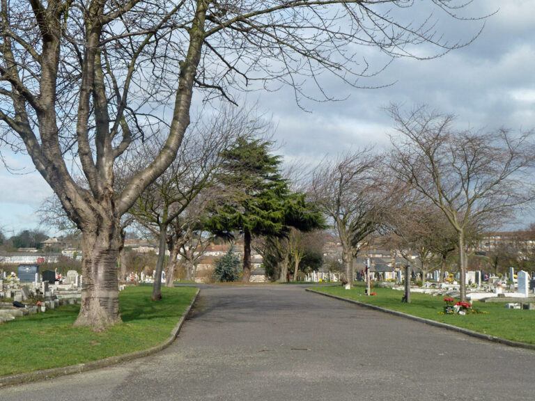 geograph-7915750-by-Robin-Webster